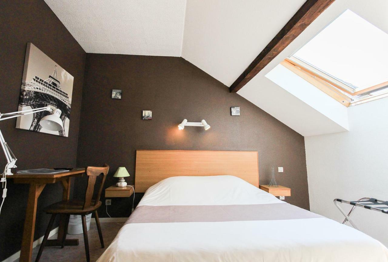 Hotel Restaurant De La Poste Mulhouse Ottmarsheim Bantzenheim Exteriör bild
